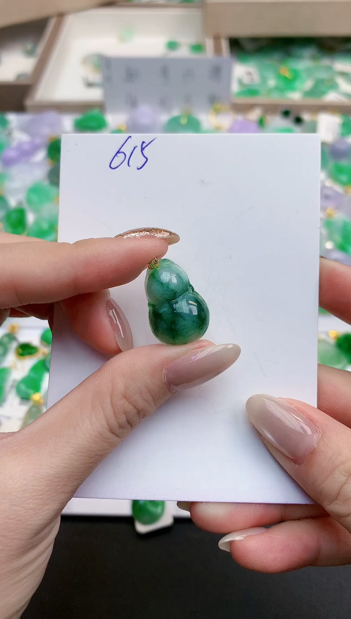 颈饰18K金镶嵌翡翠天然缅甸A货翡翠