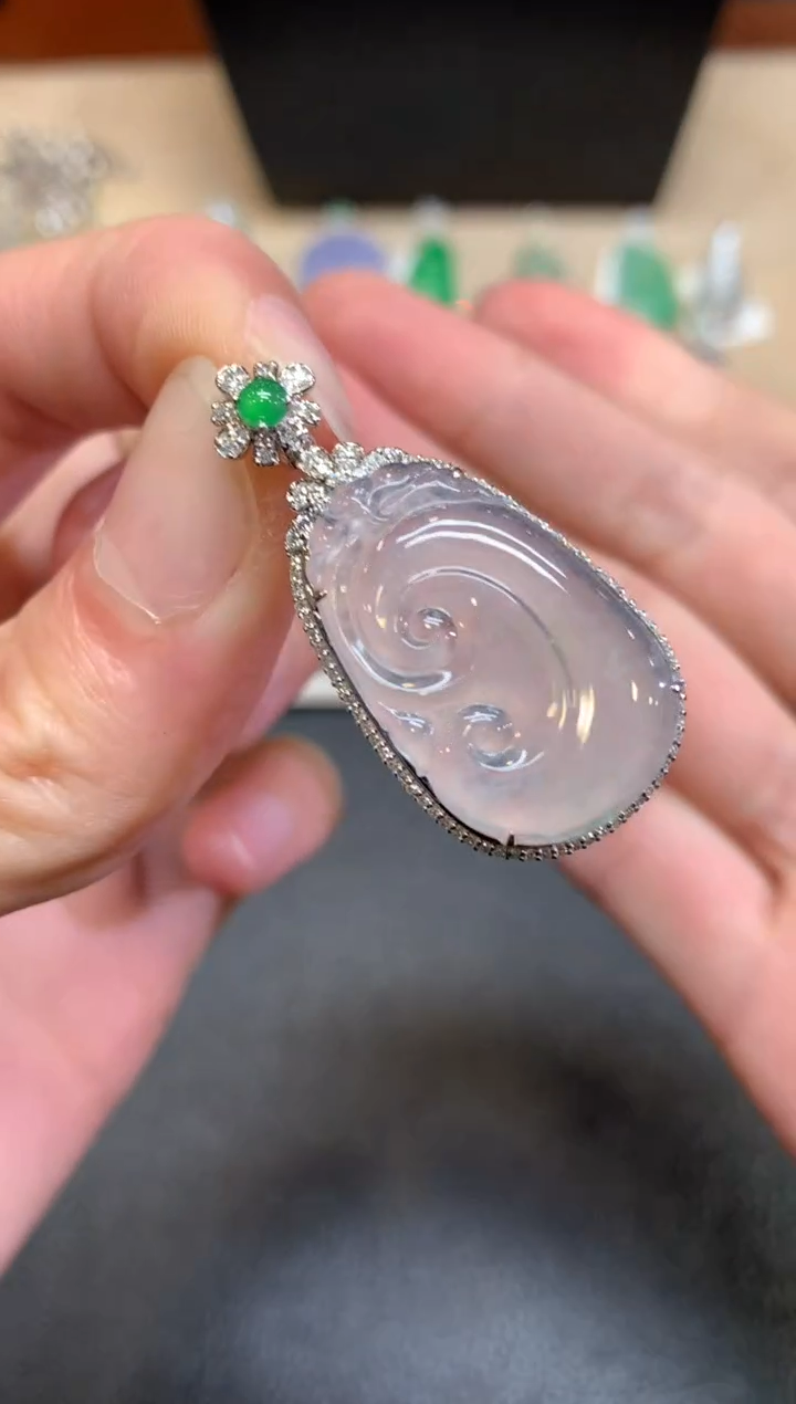 【闪购商品】翡翠颈饰18K金镶嵌如意【无服务费】