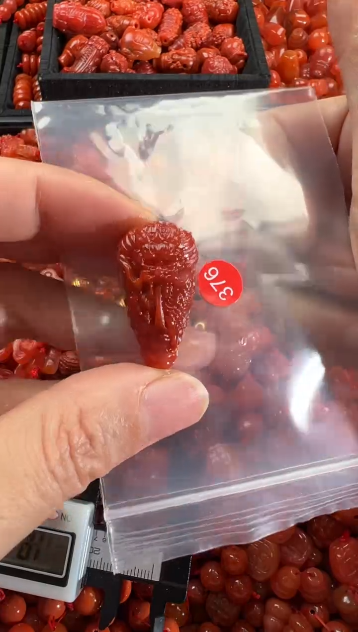 【闪购商品】南红玛瑙颈饰未镶嵌1