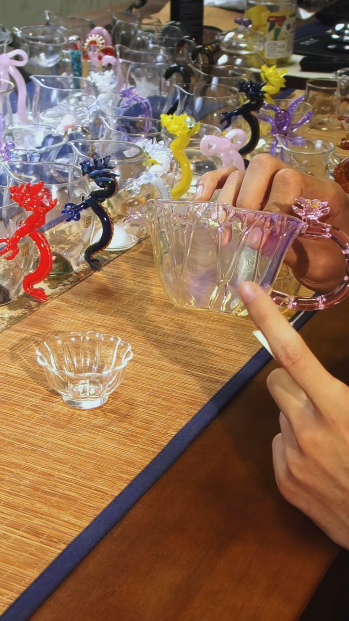 【闪购商品】粉色荷韵公道杯加花瓣品杯一只晶焱金标