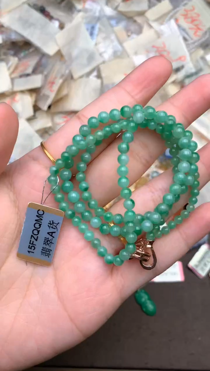 未镶嵌挂件翡翠— 