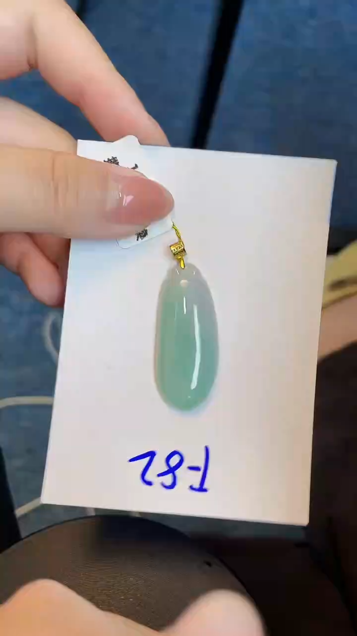 翡翠18K金镶嵌颈饰0000000000