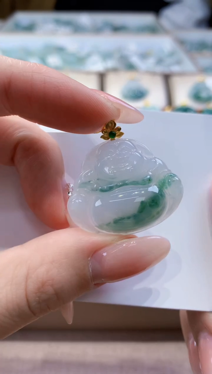 颈饰18K金镶嵌翡翠天然A货翡翠挂件