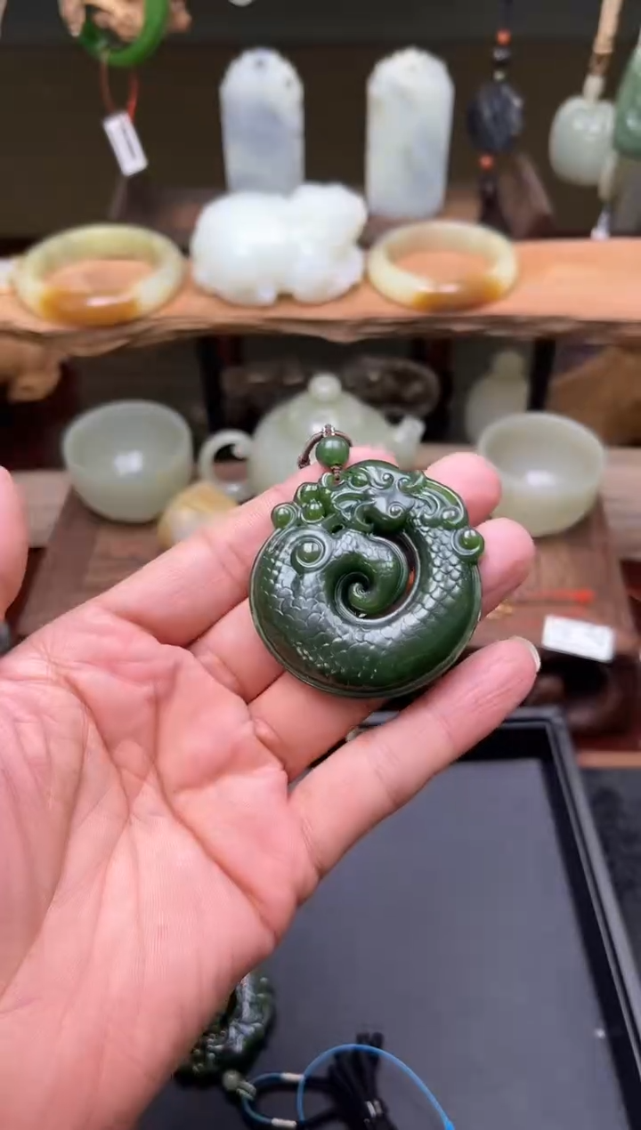 【闪购商品】和田玉吊坠未镶嵌俄料碧玉 鱼化龙9006182