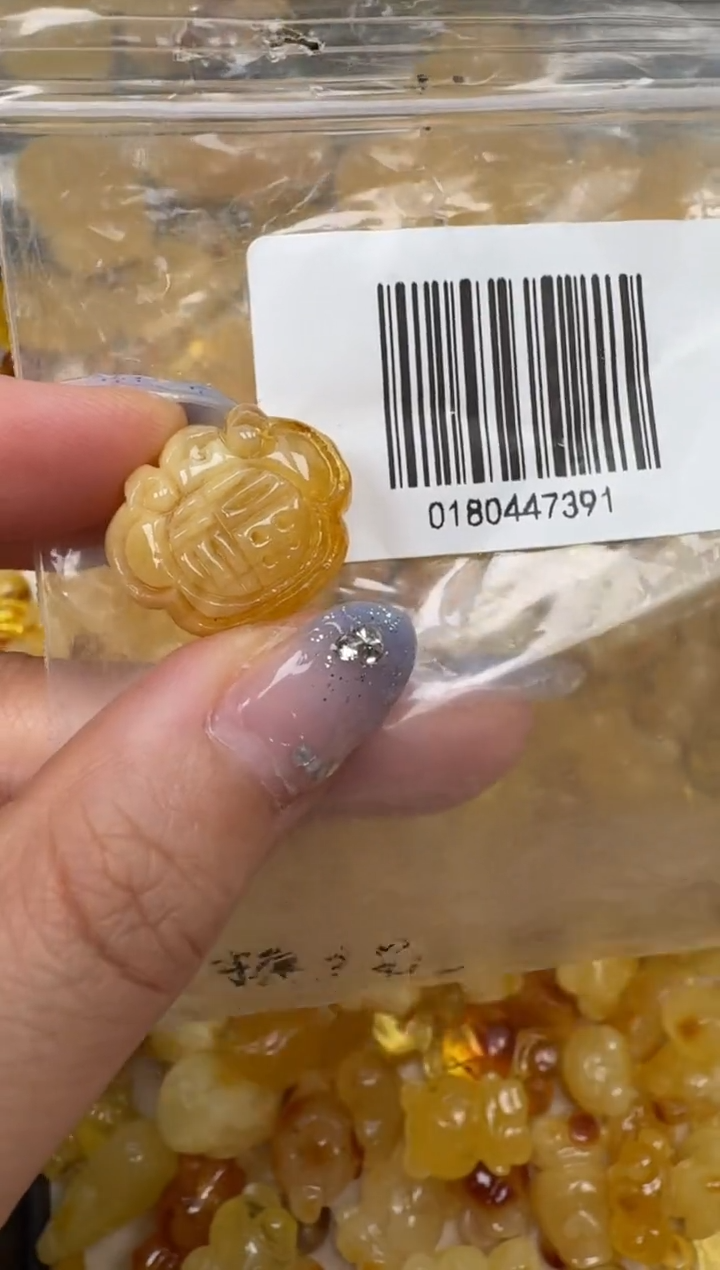 裸石琥珀未镶嵌如图