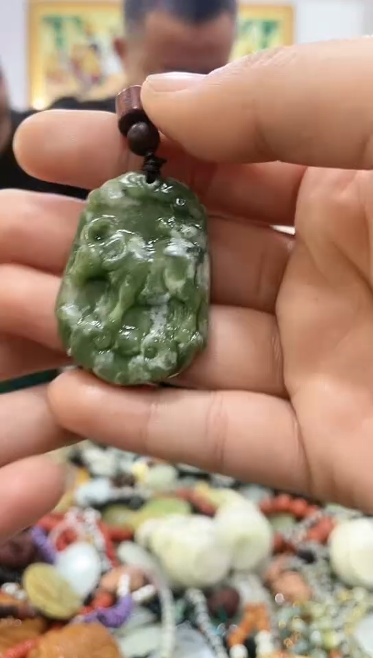 未镶嵌岫玉挂件 