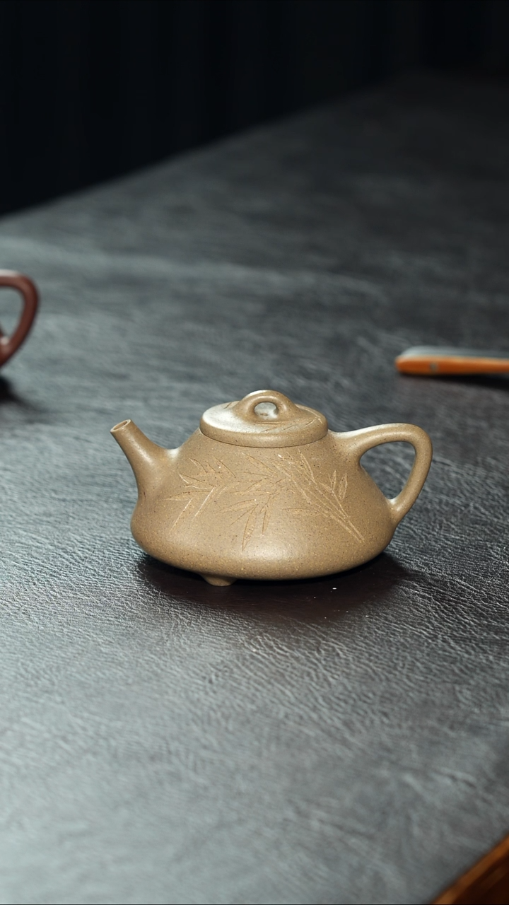茶壶紫砂半手黄降坡刻绘子冶