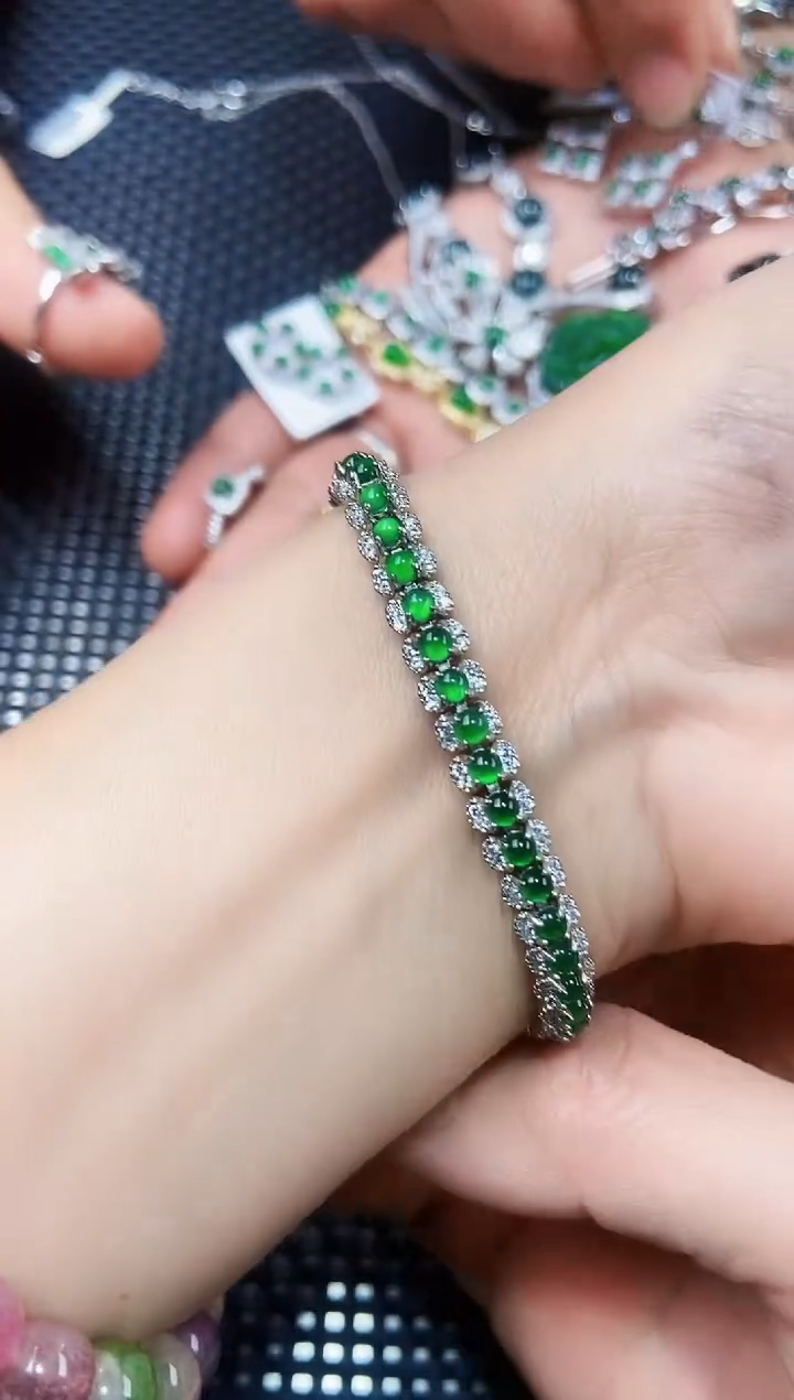 【闪购商品】翡翠手链未镶嵌111111111