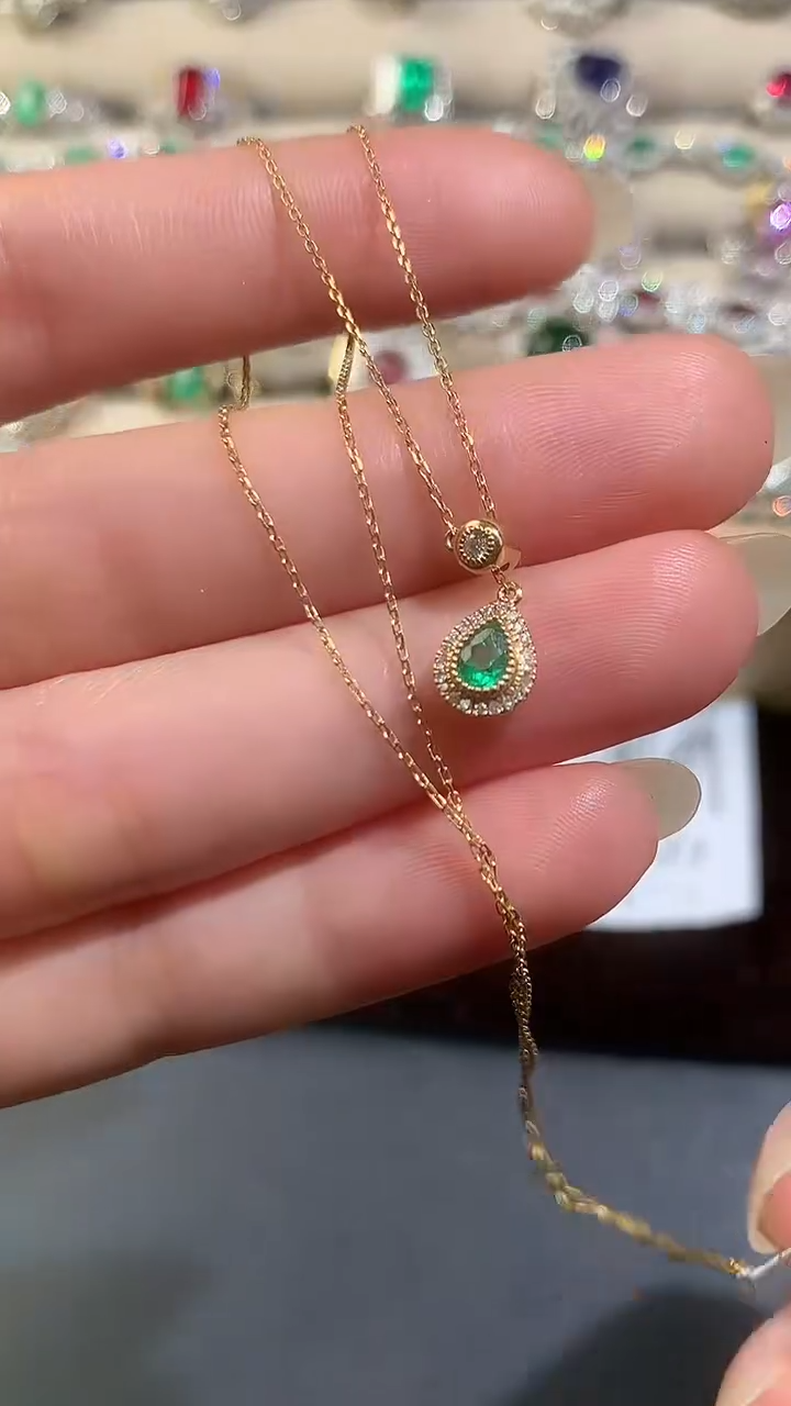 18K金镶嵌套链祖母绿D362|2180