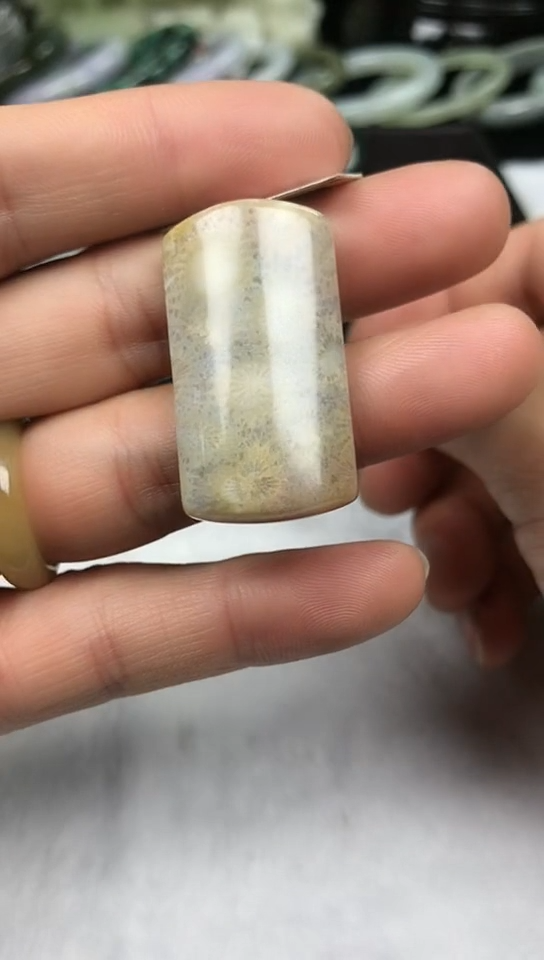 【闪购商品】石英质玉颈饰未镶嵌吊坠