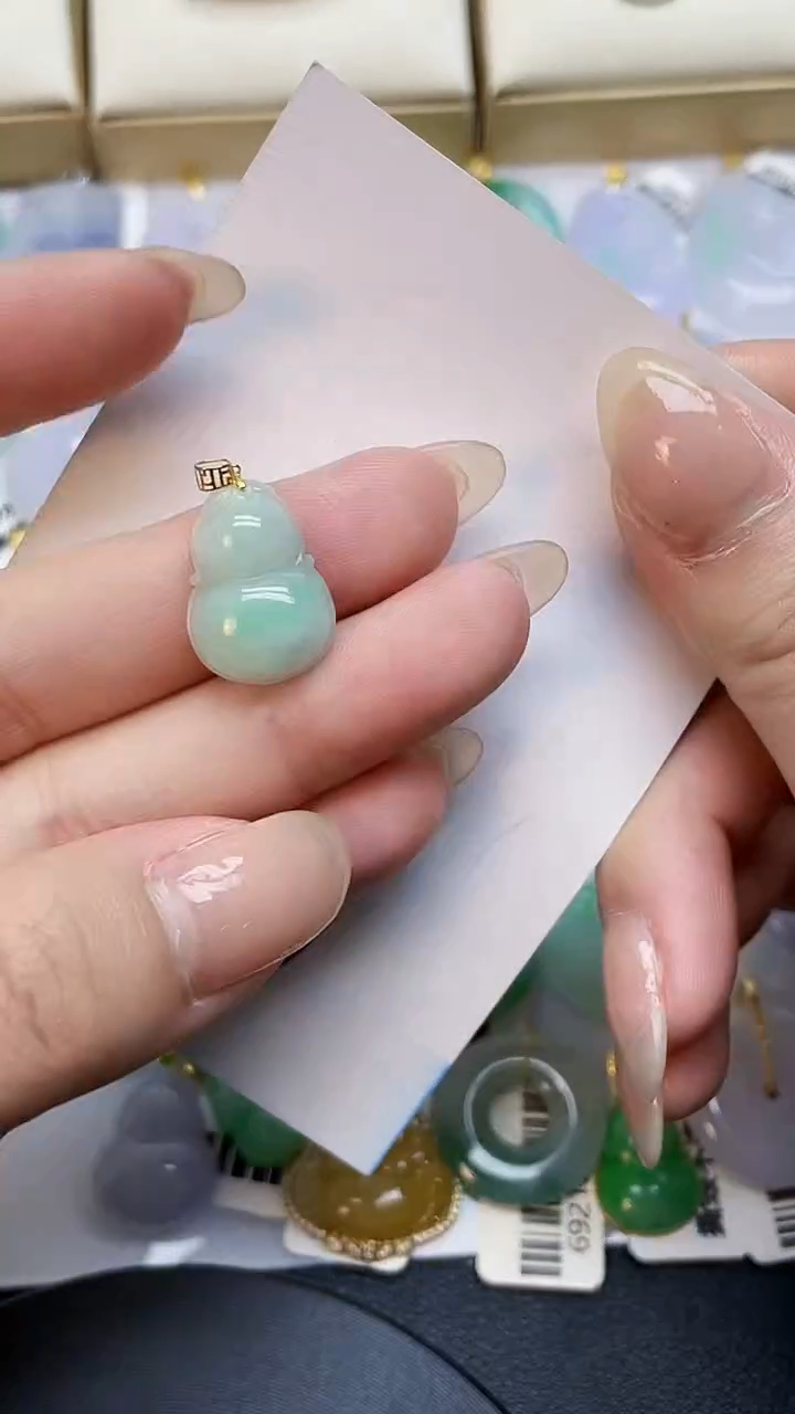 【闪购商品】翡翠颈饰18K金镶嵌00000000