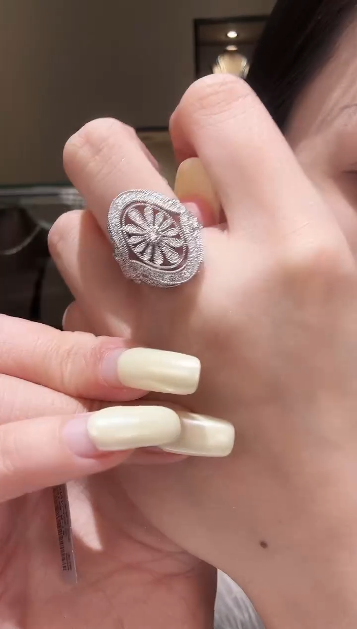 铂Pt950镶嵌戒指钻石镂空复古雏菊钻石戒指【拍下备注圈号13/18】