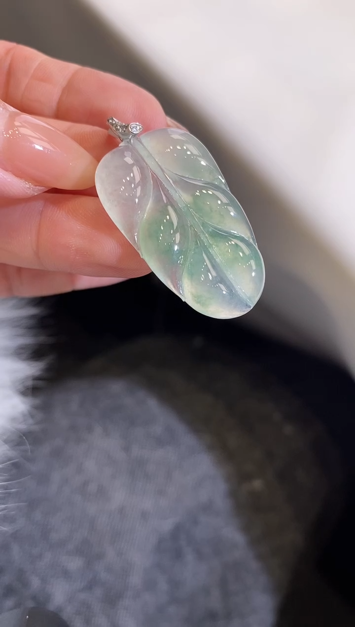 吊坠(不含链)18K金镶嵌翡翠叶子