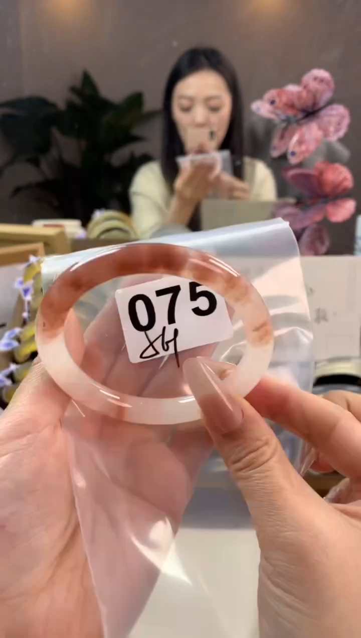 玛瑙/玉髓手镯未镶嵌桃花酿默认微抠075