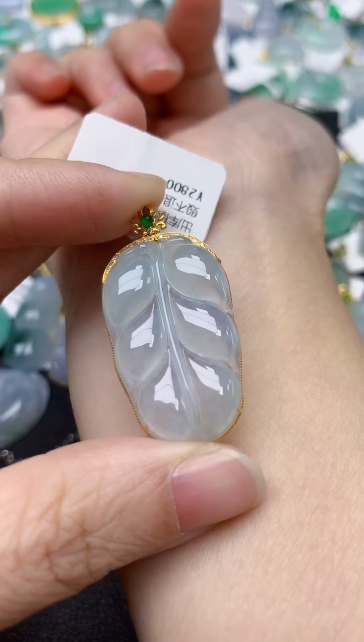 颈饰18K金镶嵌翡翠天然缅甸A货翡翠