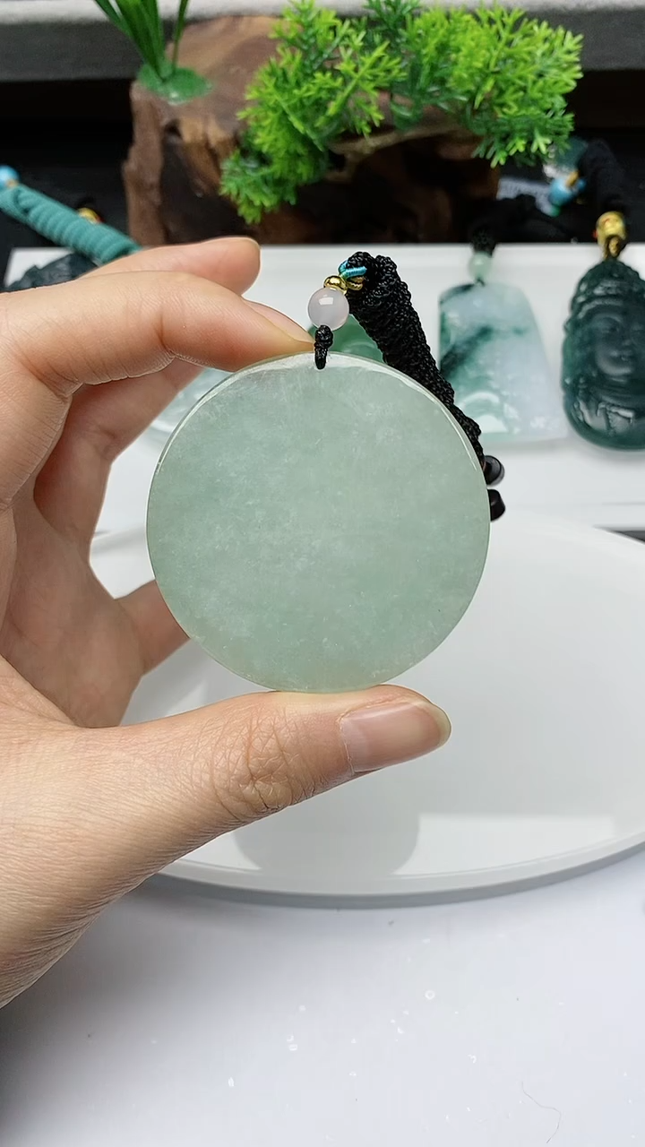 【闪购商品】翡翠颈饰未镶嵌