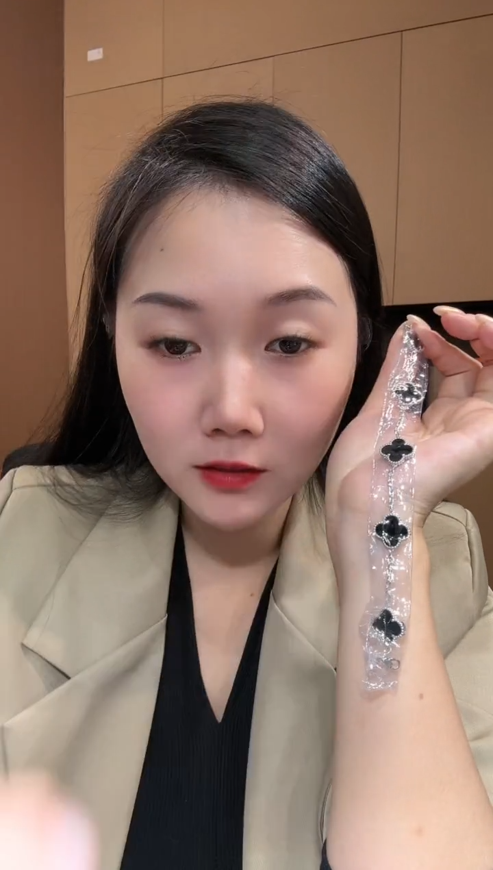 【闪购商品】玛瑙/玉髓手链18K金镶嵌黑色k白，五花手链GHJ   
