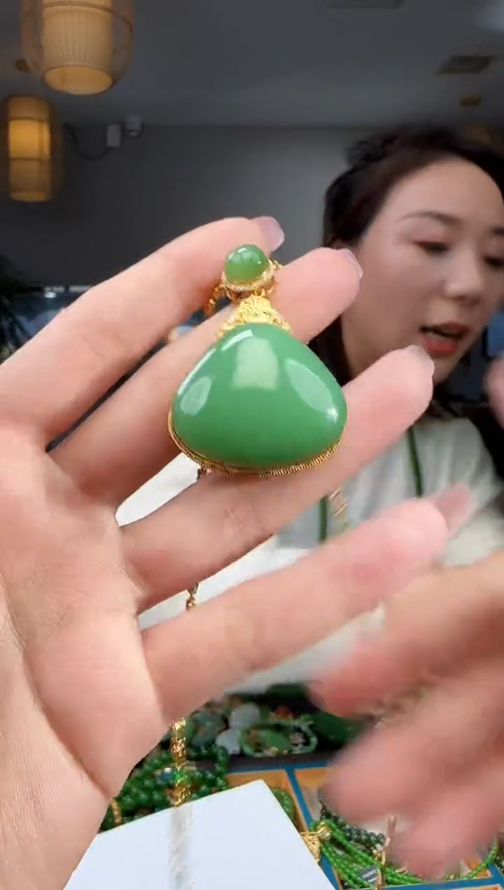 吊坠(不含链)18K金镶嵌和田玉1