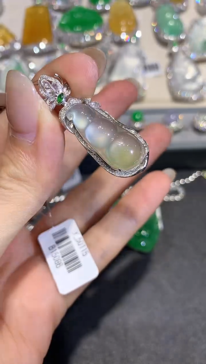 【闪购商品】翡翠吊坠(不含链)18K金镶嵌q436      