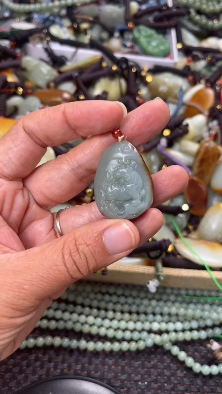 【闪购商品】和田玉颈饰未镶嵌多样性发货没有证书拍一发一有瑕