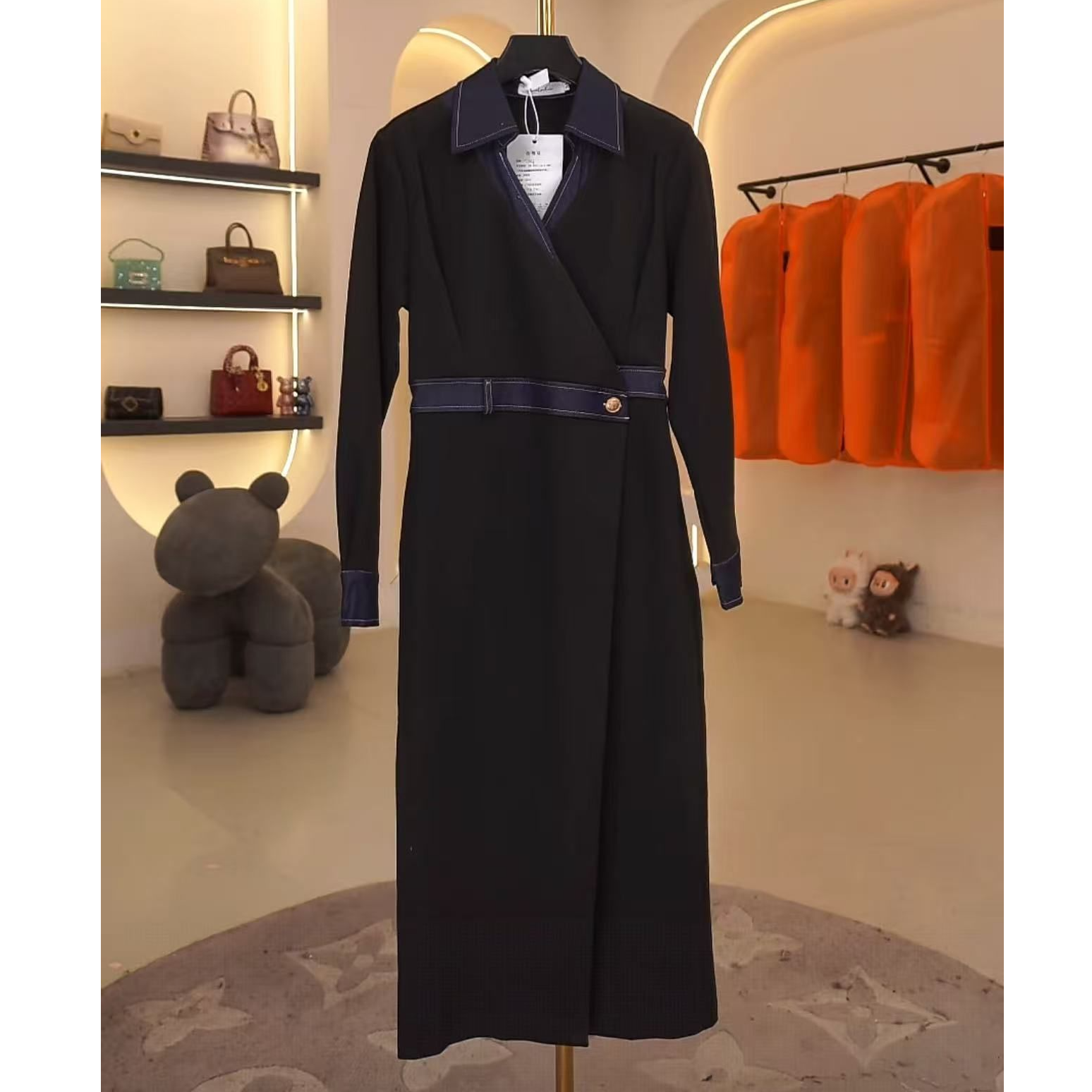 FF3469显瘦翻领黑色包臀裙网红春秋荡领法式修身气质连衣裙