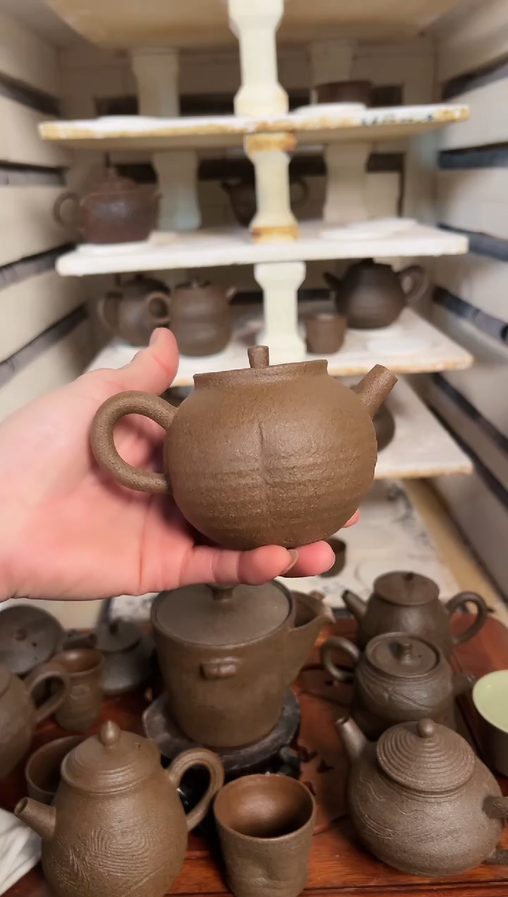 【闪购商品】冰碛岩陶制手工壶200cc