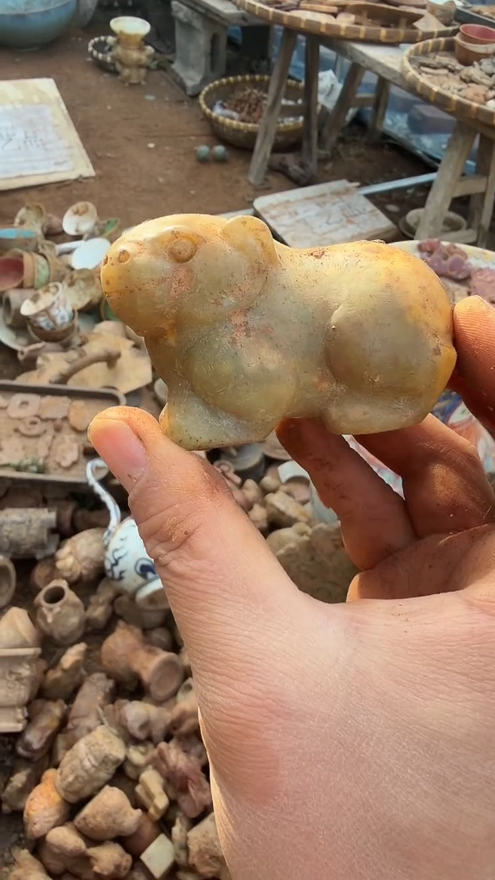 未镶嵌岫岩河磨玉（透闪石质玉）把件 岫岩河磨玉