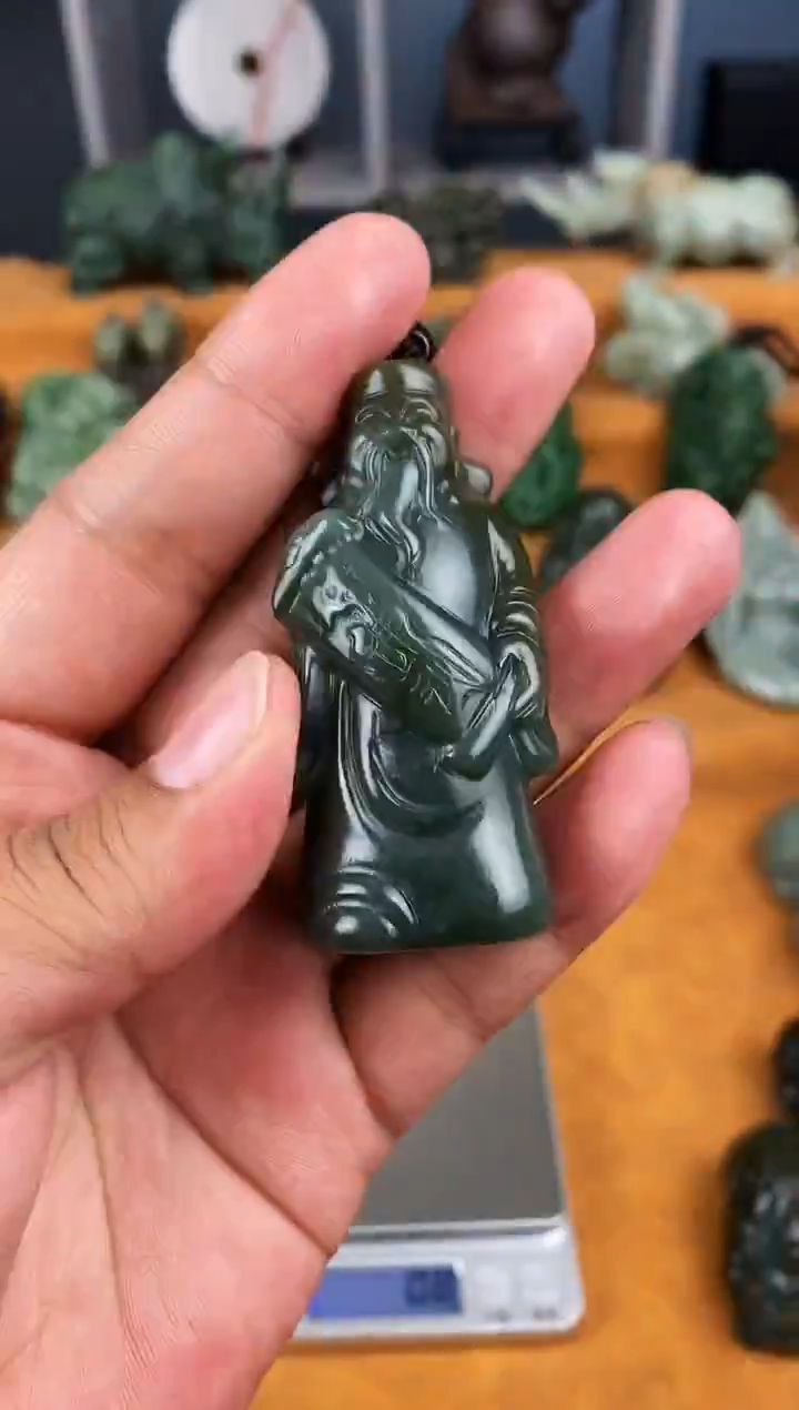 颈饰未镶嵌和田玉1