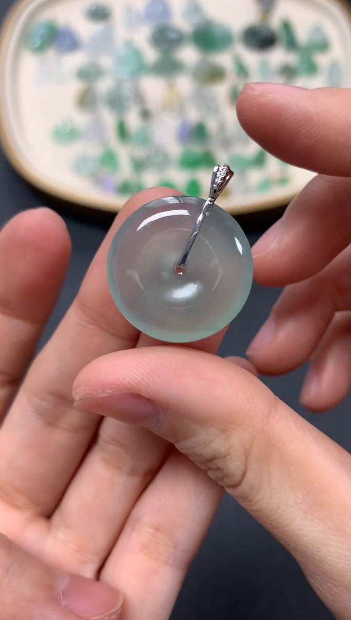 【闪购商品】翡翠吊坠(不含链)18K金镶嵌3500