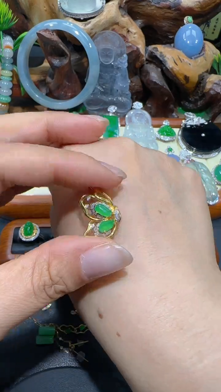 【闪购商品】翡翠吊坠(不含链)18K金镶嵌吊坠