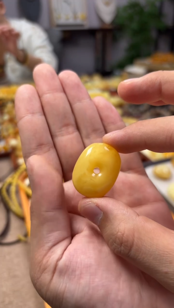 【闪购商品】蜜蜡裸石未镶嵌藏扣