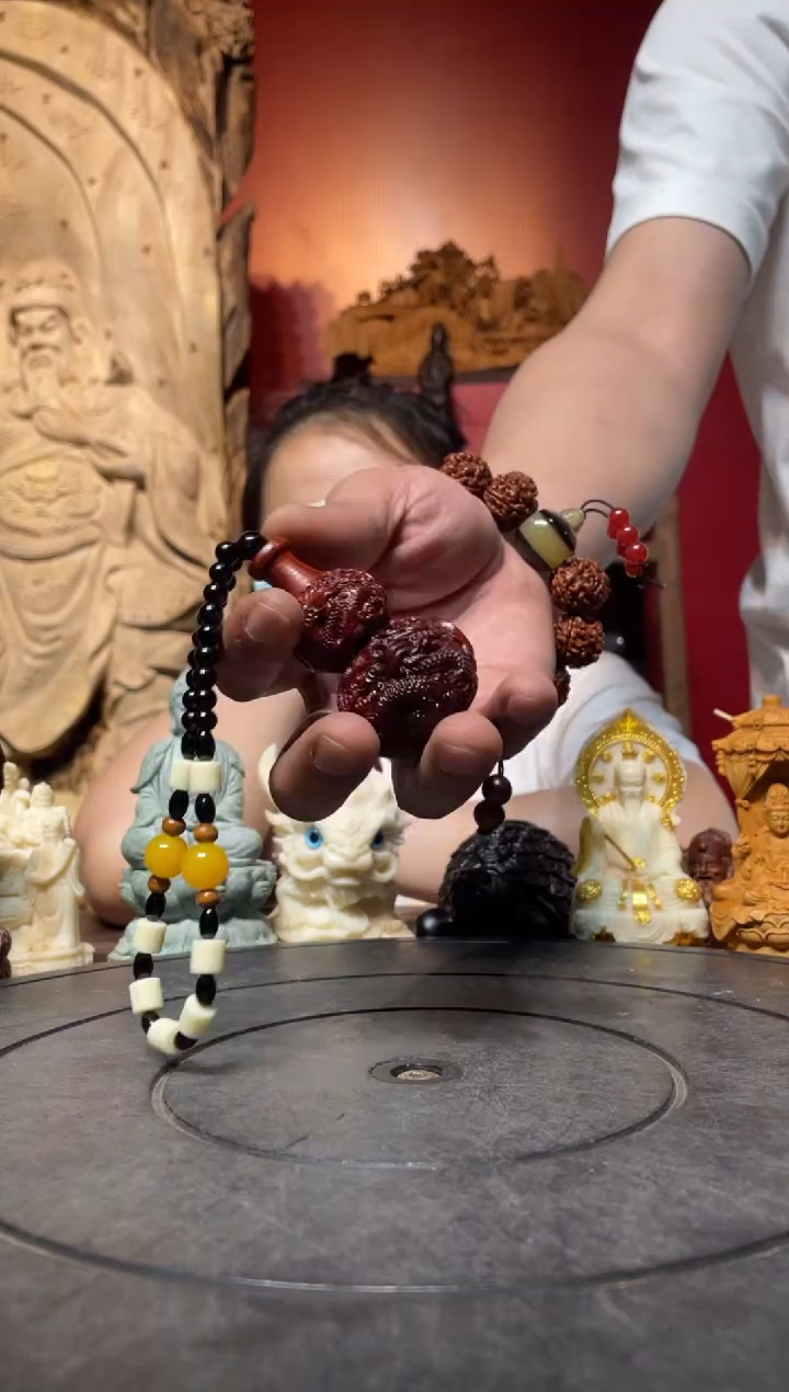 非洲紫檀（红花梨）把件(直播推荐)  