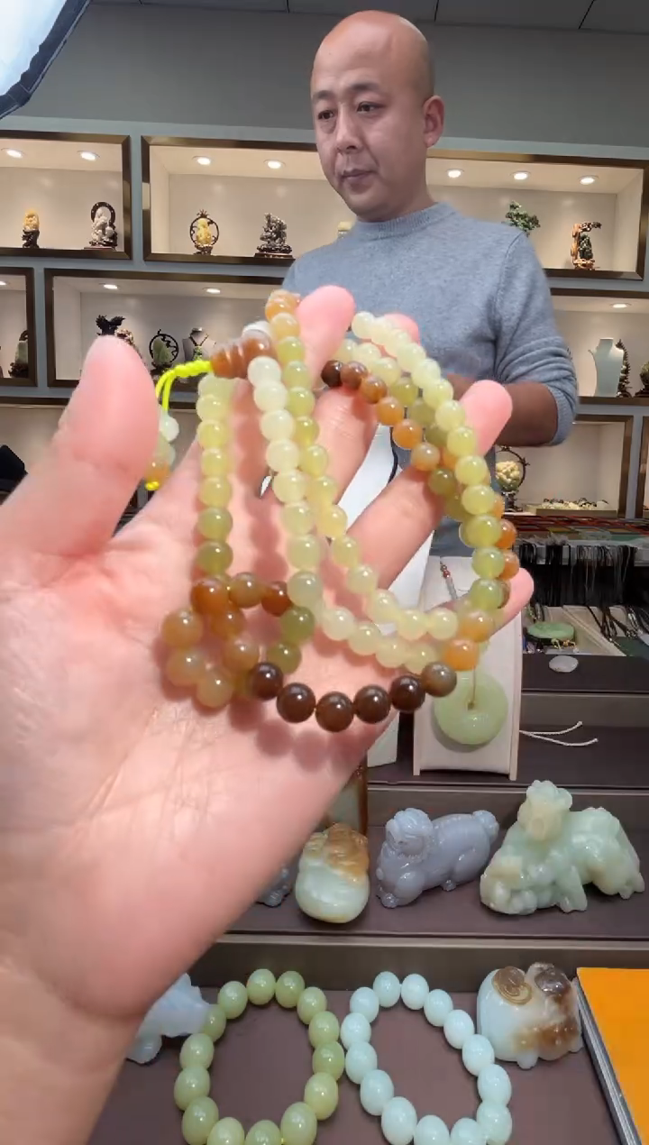 颈饰未镶嵌和田玉苏