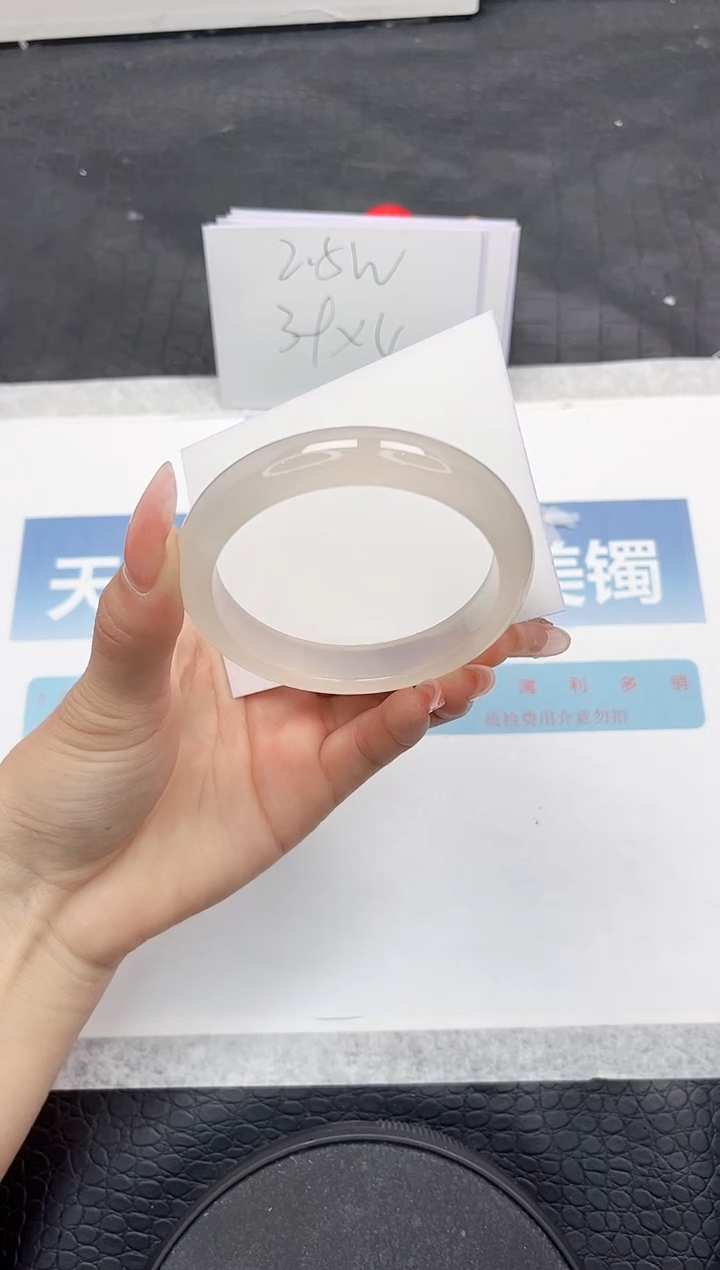 【闪购商品】石英质玉手镯未镶嵌L148-55.3