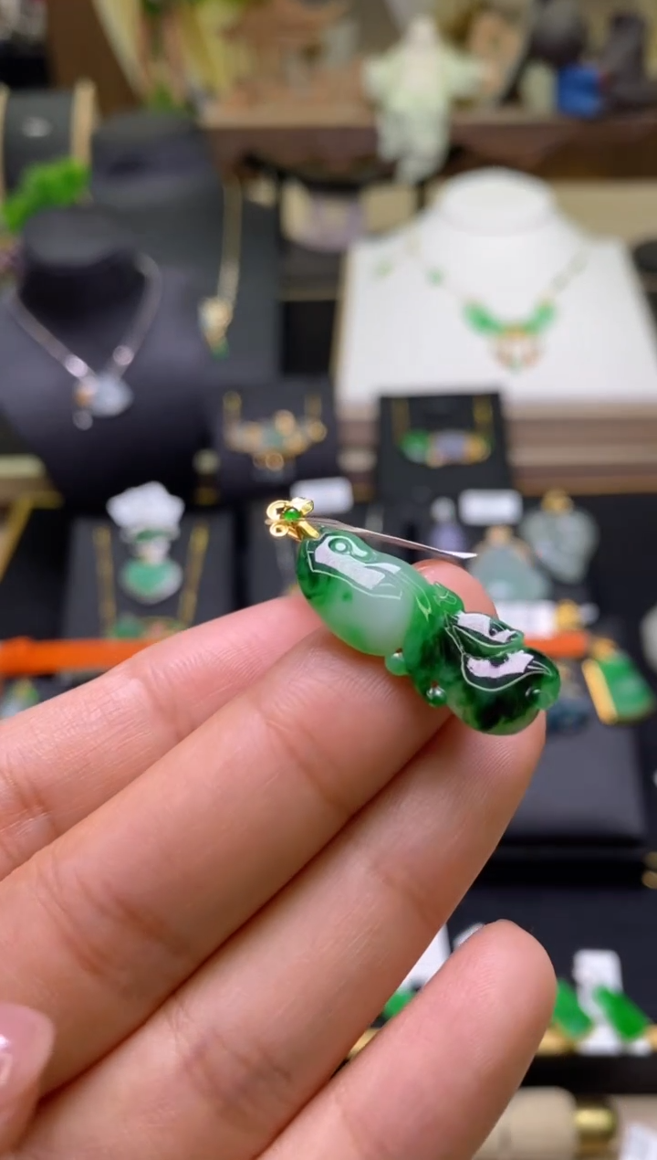 【闪购商品】翡翠颈饰18K金镶嵌净货16121