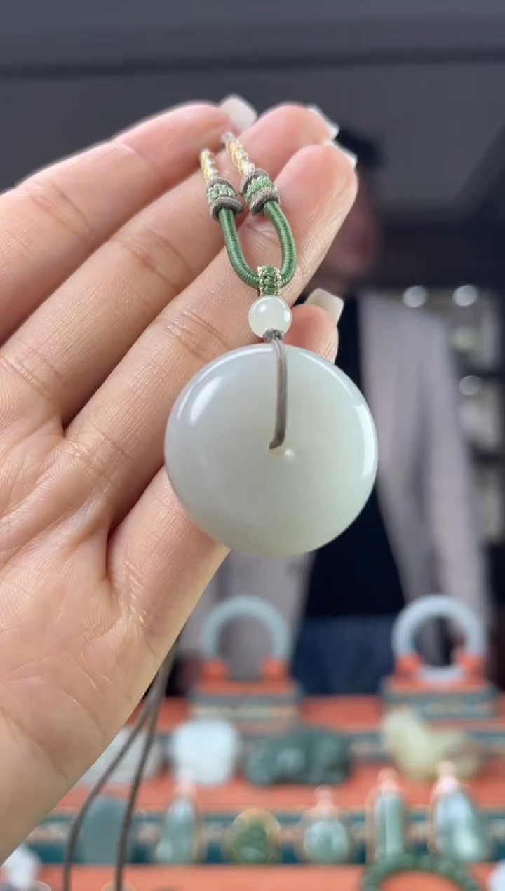 颈饰未镶嵌和田玉佩佩30mm左右