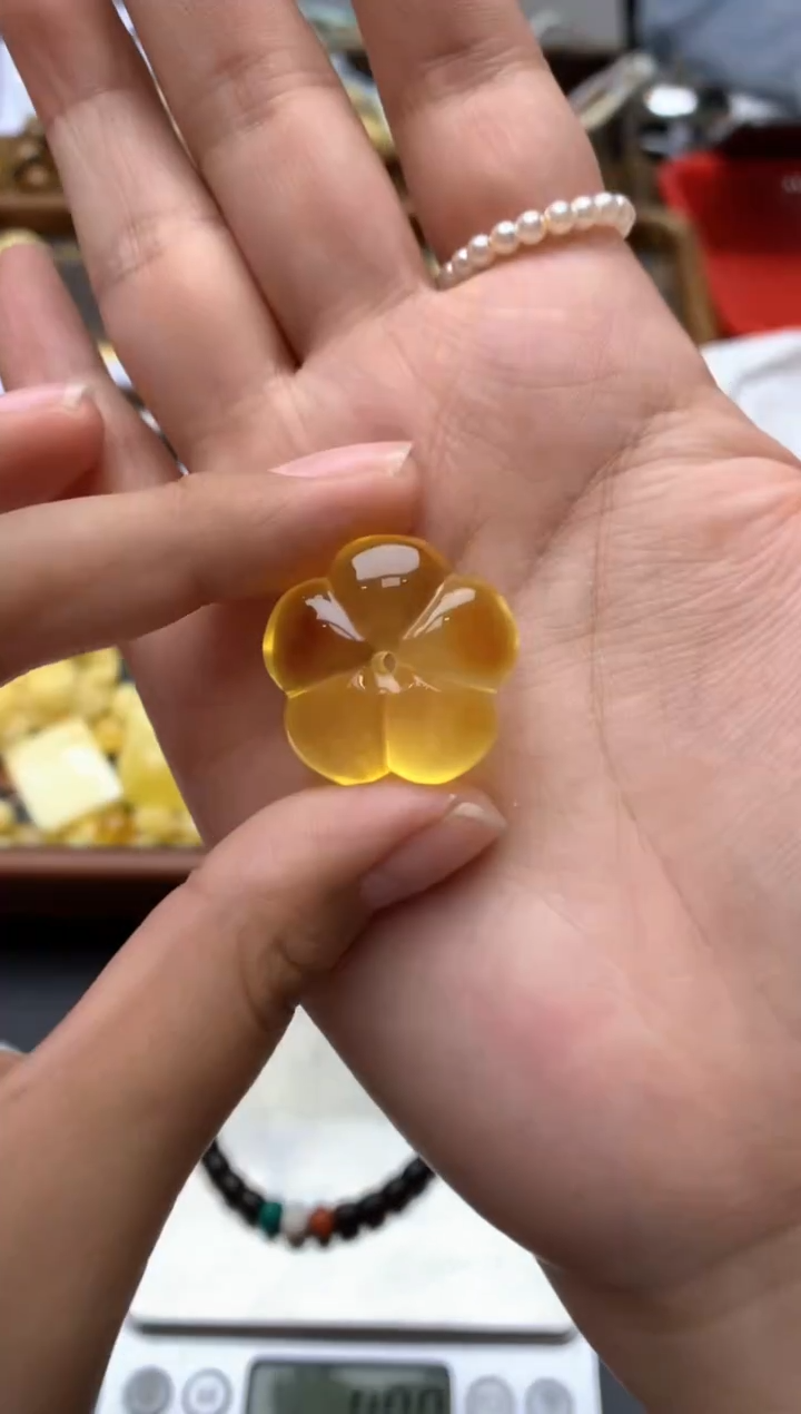 【闪购商品】琥珀珠宝奇石未镶嵌125琥珀蜜蜡花粉有纹小坑介意勿拍