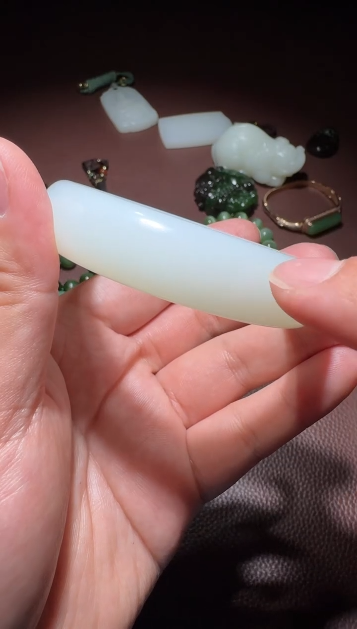 【闪购商品】和田玉手镯未镶嵌和田玉