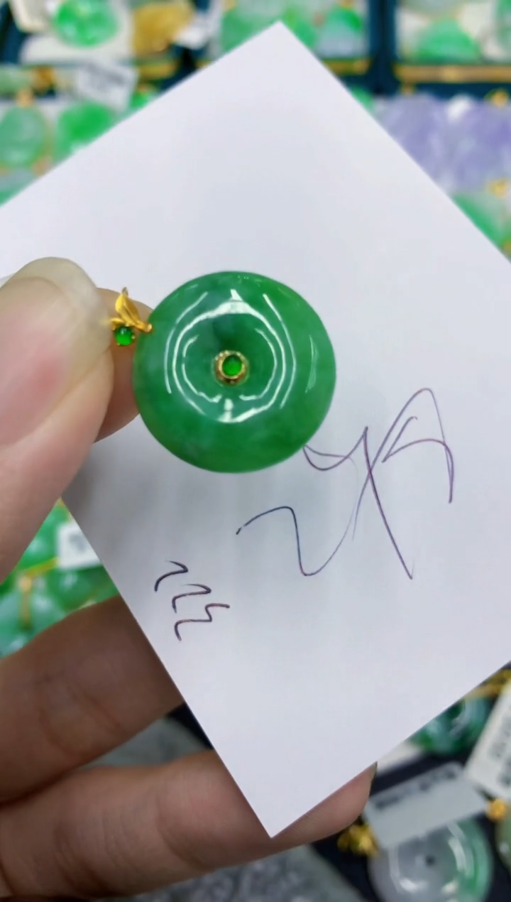 翡翠18K金镶嵌颈饰1111111111