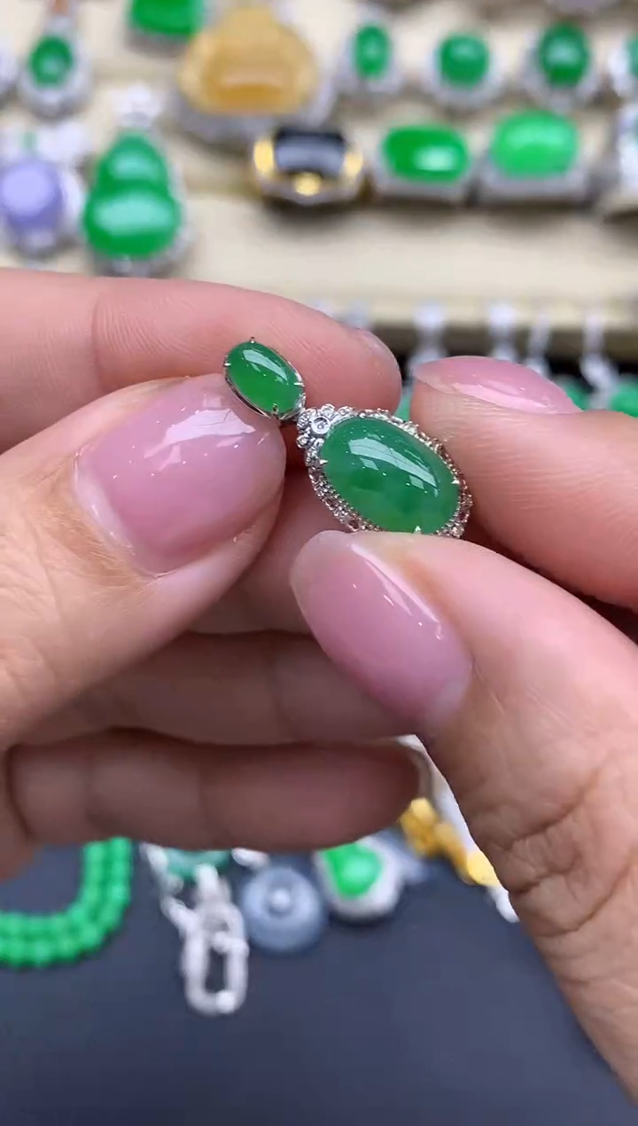 【闪购商品】翡翠颈饰18K金镶嵌321-中国好珍宝