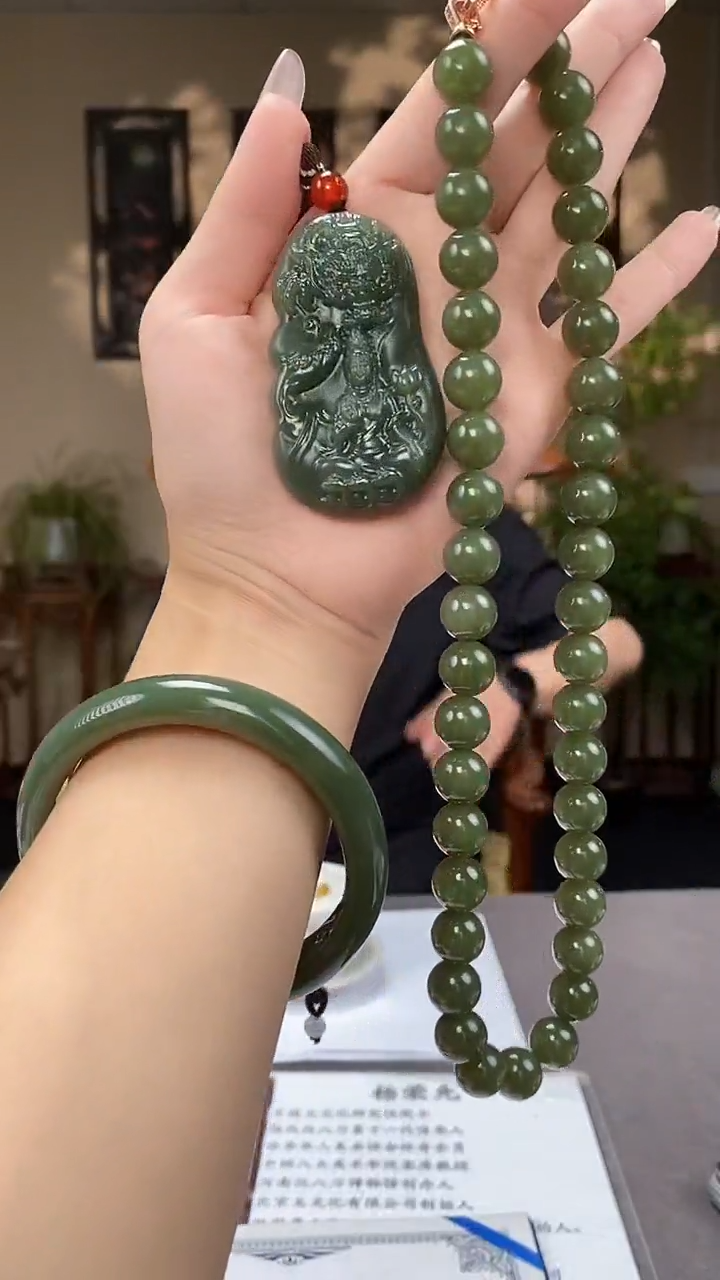 和田玉未镶嵌颈饰C120