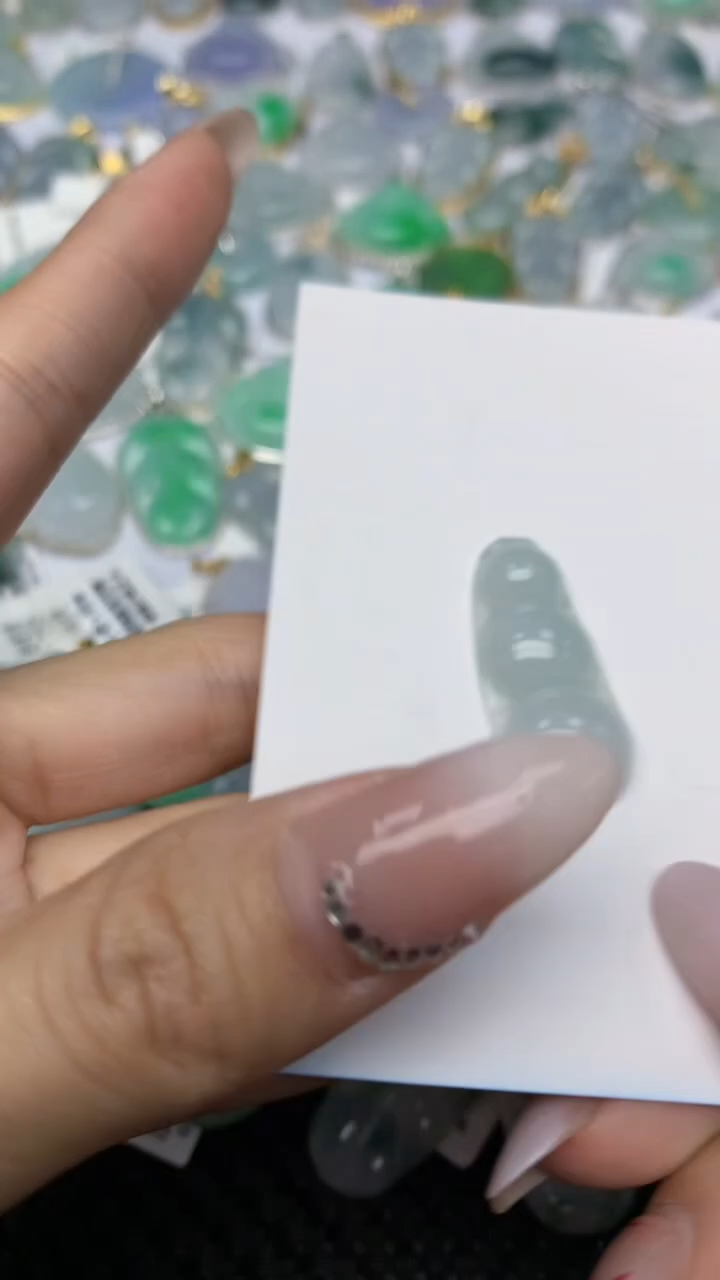 【闪购商品】翡翠颈饰未镶嵌天然翡翠A货