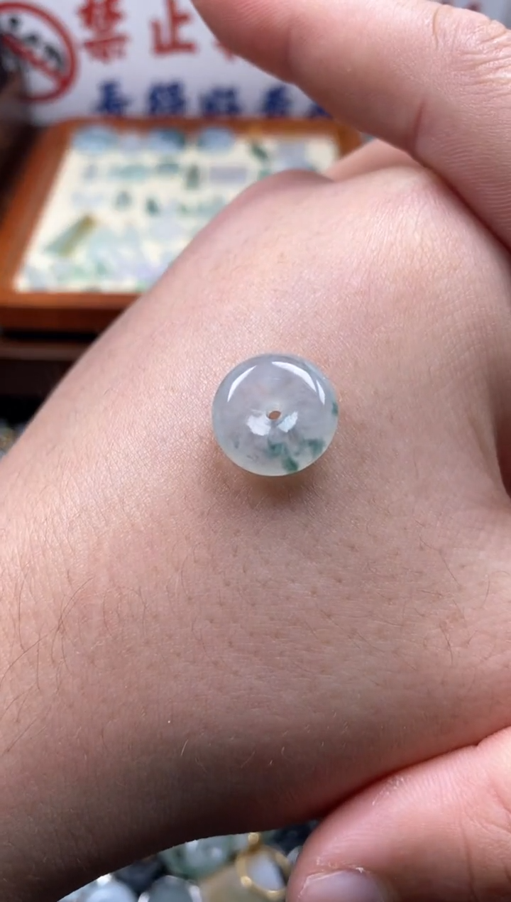 【闪购商品】翡翠颈饰未镶嵌哥哥