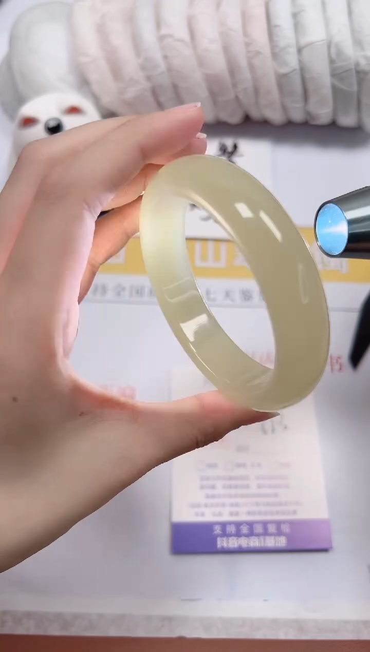 石英质玉手镯未镶嵌a61-56