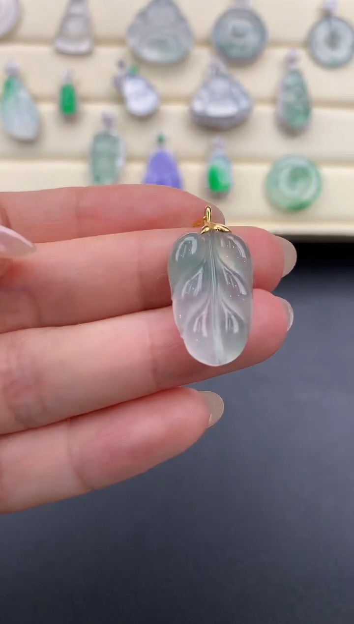 【闪购商品】翡翠颈饰18K金镶嵌D982      