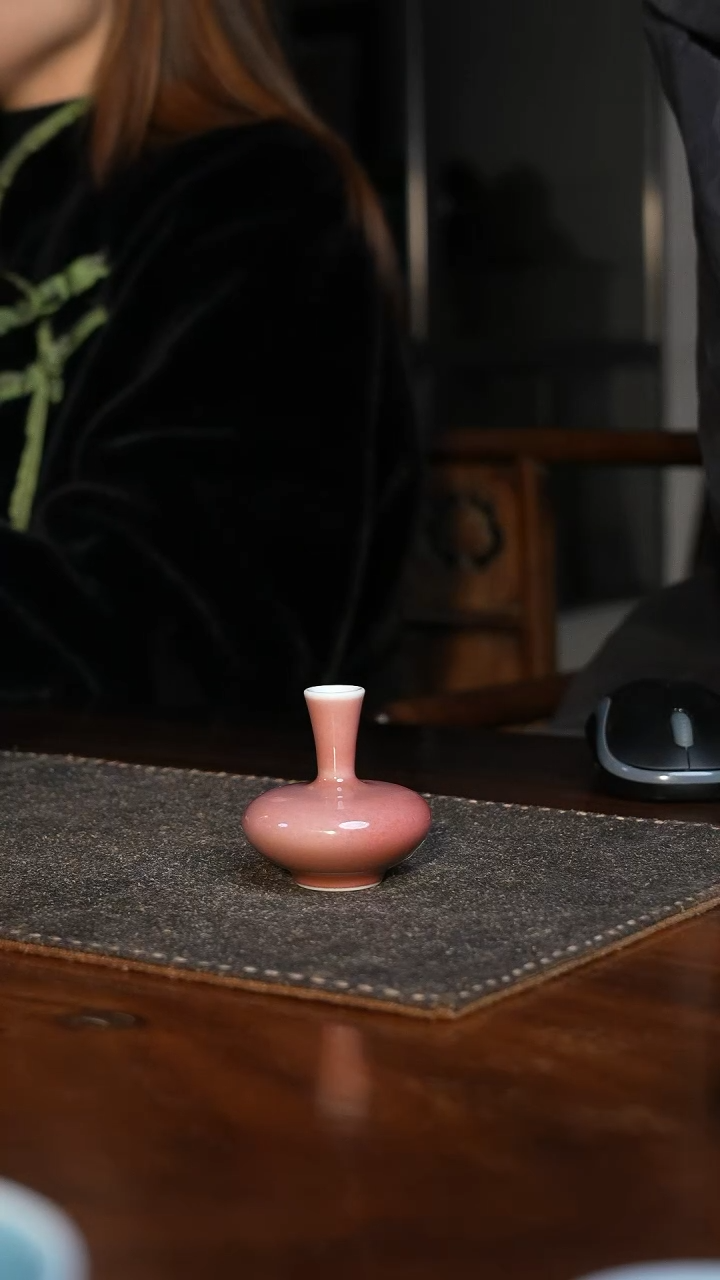 【闪购商品】南山雪堂豇豆红小花瓶