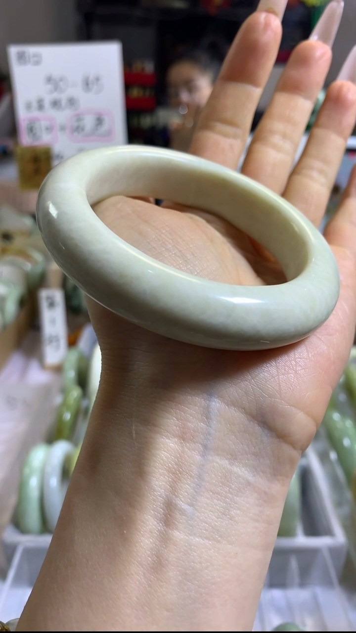 未镶嵌岫玉手镯71 57+ 包容
