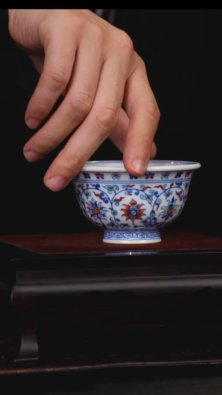 【闪购商品】摆件【瓷见如故】涂杏花斗彩缠枝压手杯