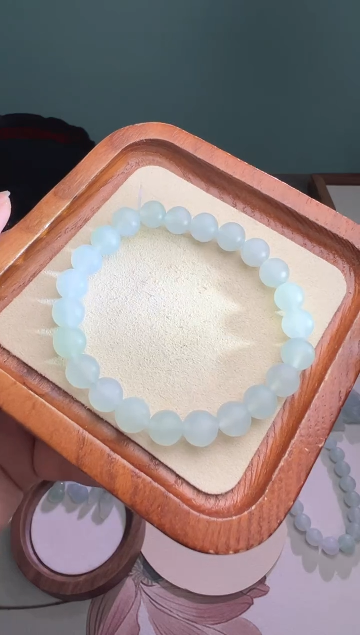 未镶嵌定制翡翠晴蓝底手串