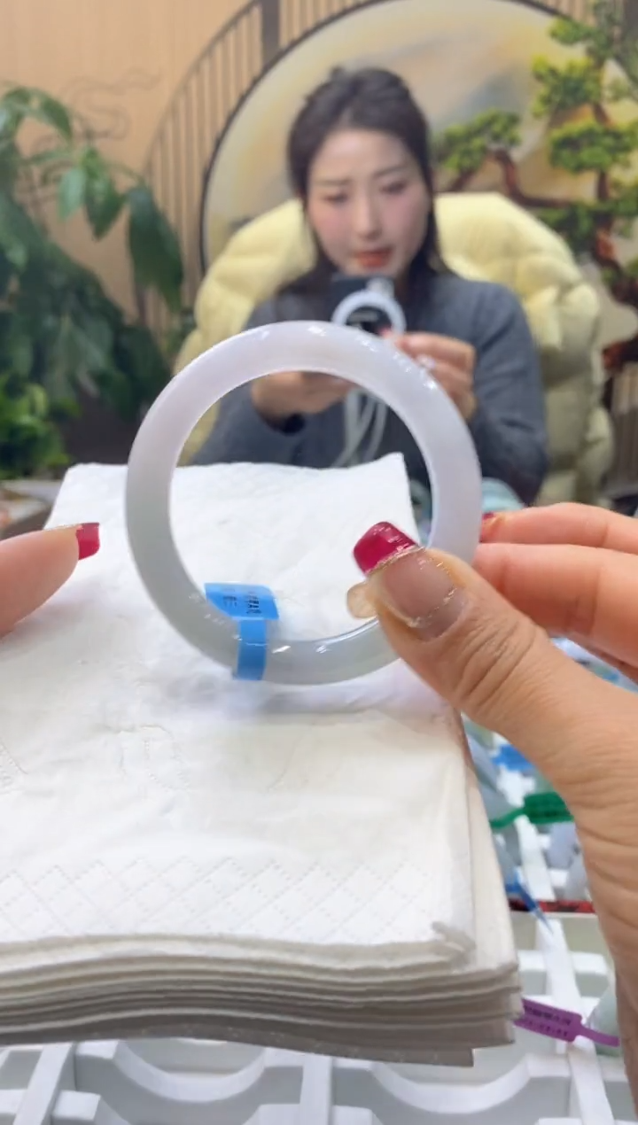 【闪购商品】翡翠手镯未镶嵌99919083